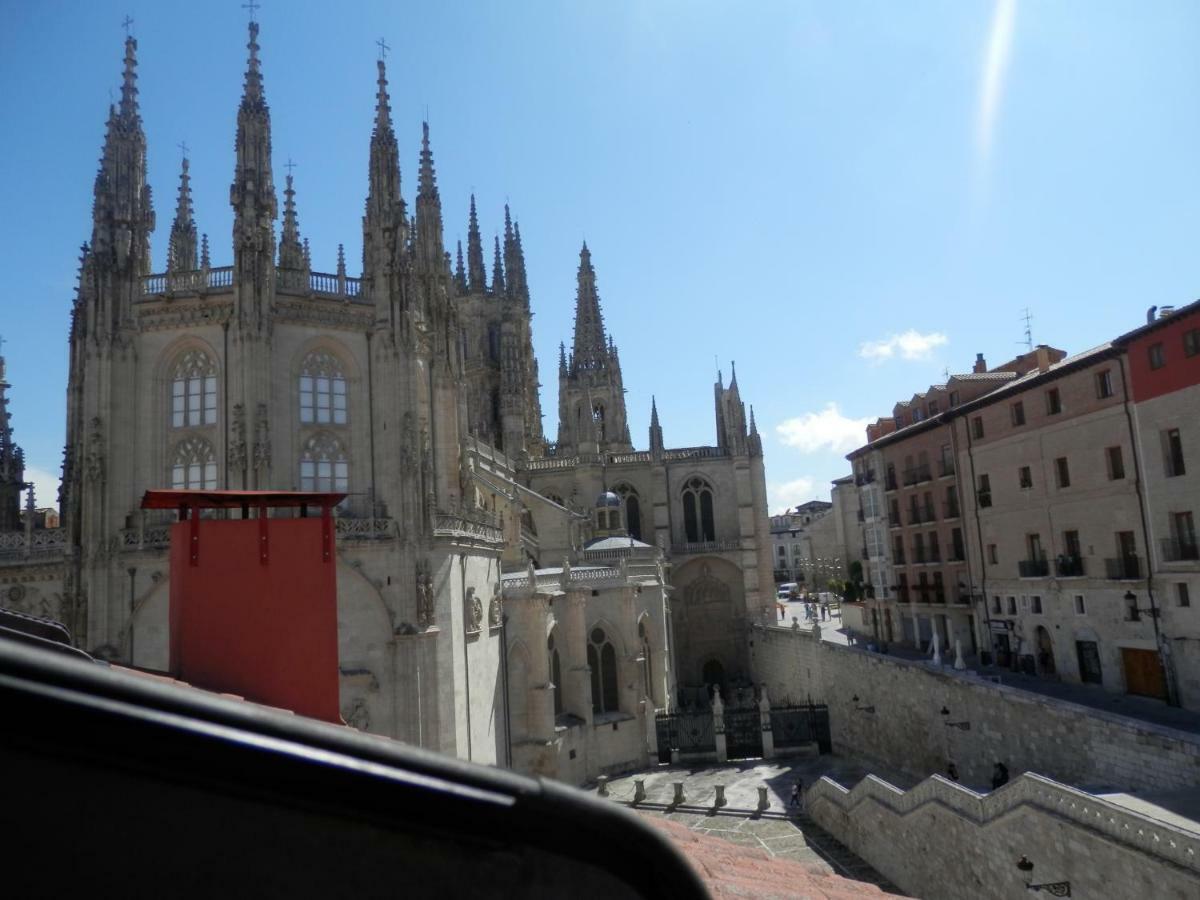 شقة Buhardilla Casco Historico Burgo المظهر الخارجي الصورة